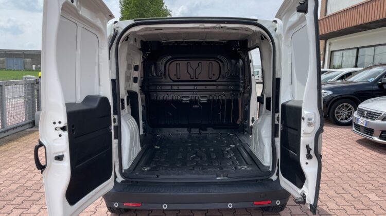 Fiat Doblò 3ª serie Doblò 1.6 MJT 105CV PC-TN Cargo Lamierato SX 3 Posti